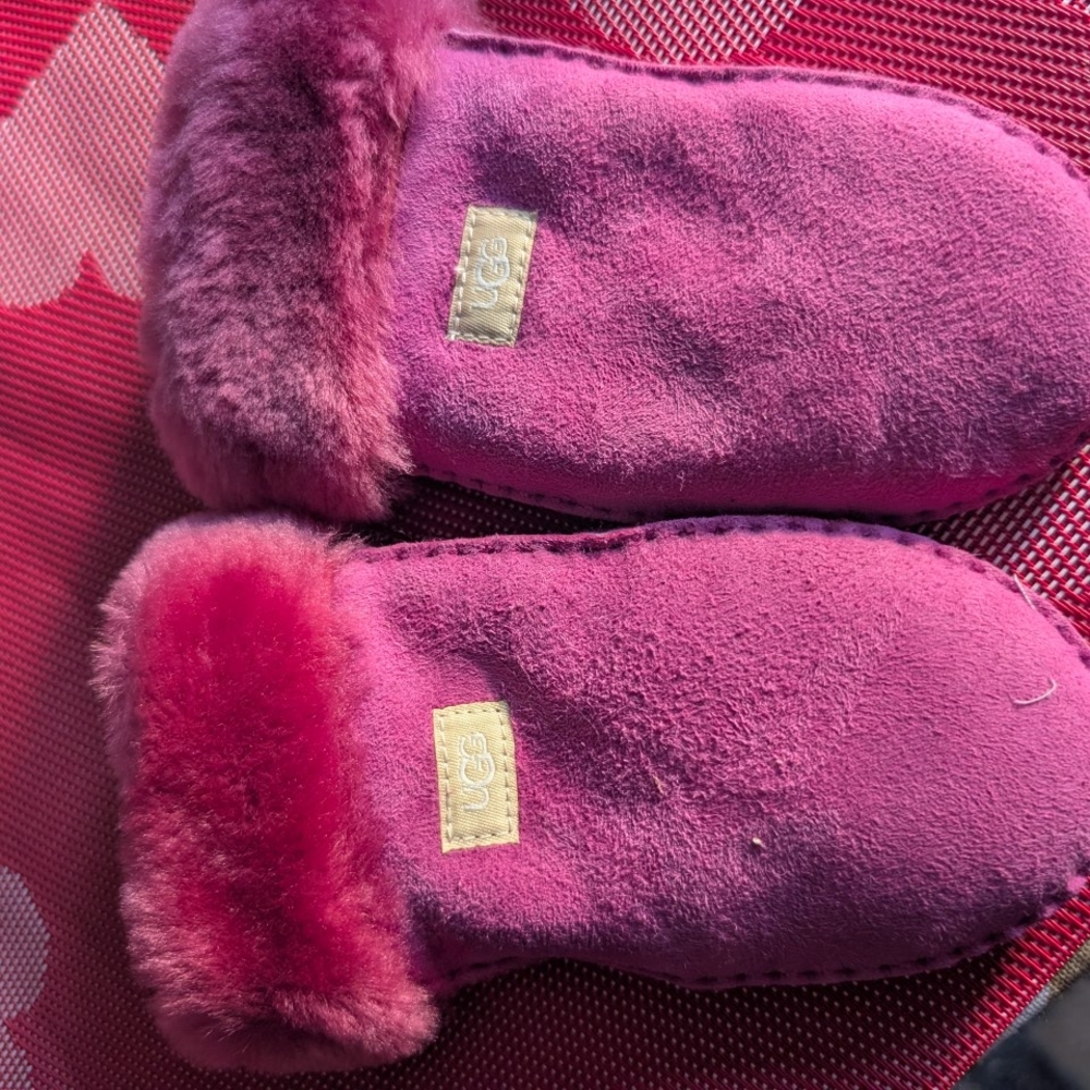 UGG Kids Pink Mittens
